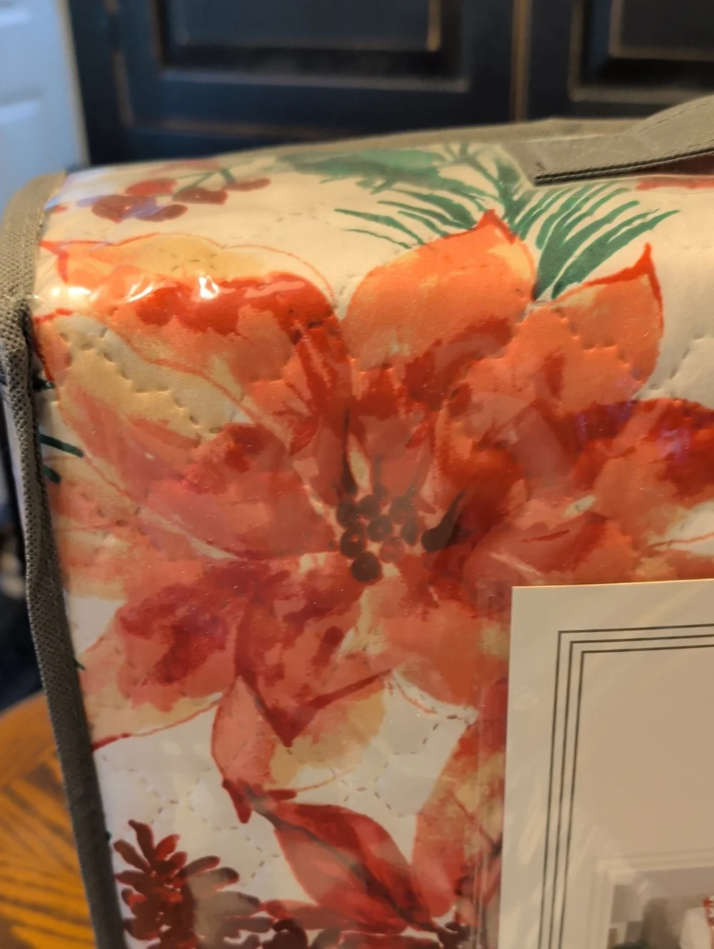 Poinsettia Floral Holiday Comforter Set in Red & Green